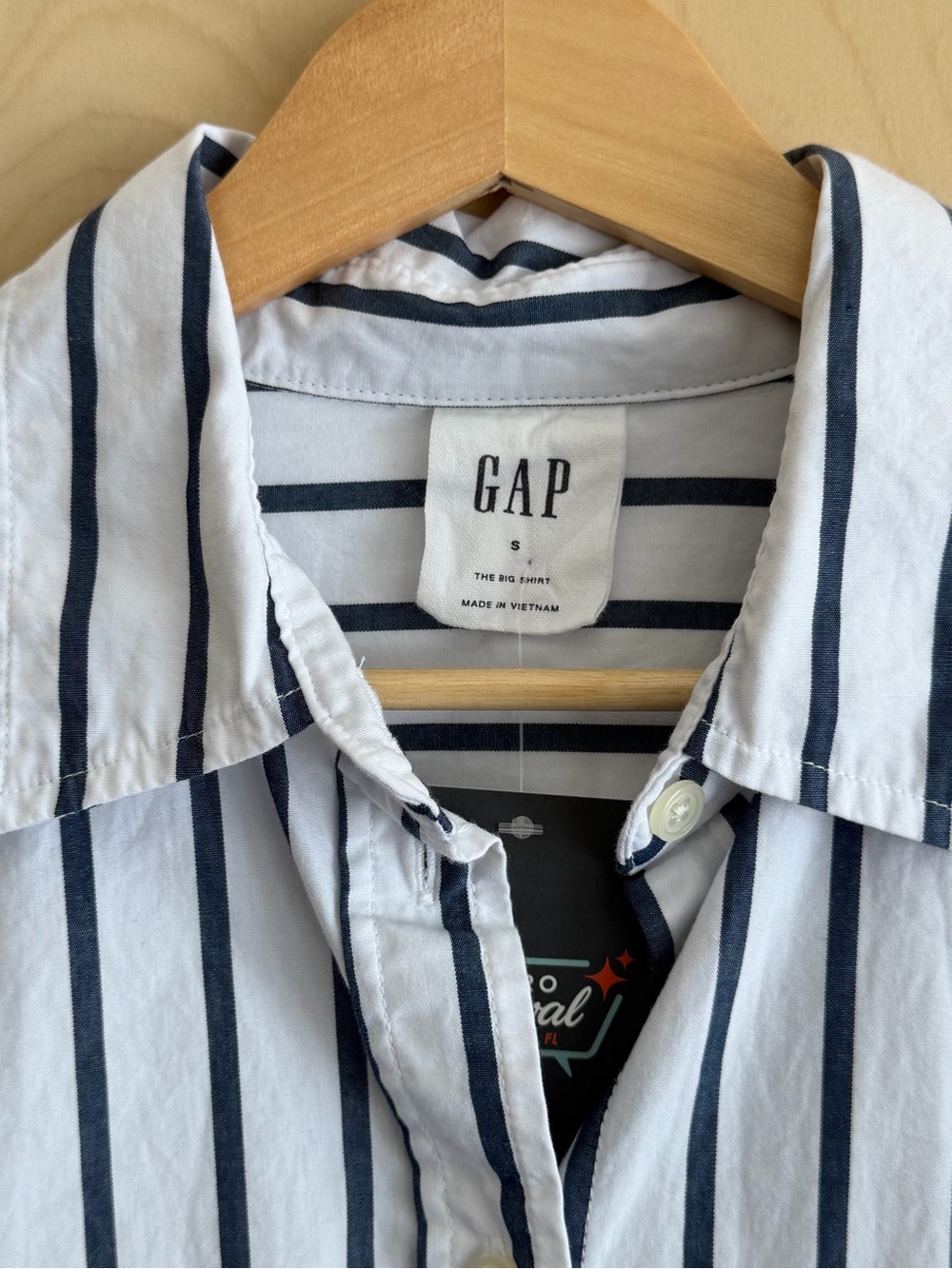 GAP White Button-Down Shirt with Black Vertical Stripes - Picture 4 of 5